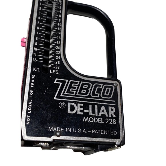 Vintage Zebco Model 228 Black Fisherman’s De-Liar Scale Tape Measure Fishing - Picture 5 of 8